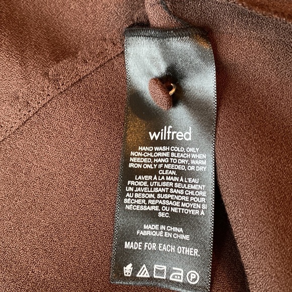 WILFRED | Aritzia Crepe Blouse | Small - Picture 7 of 9
